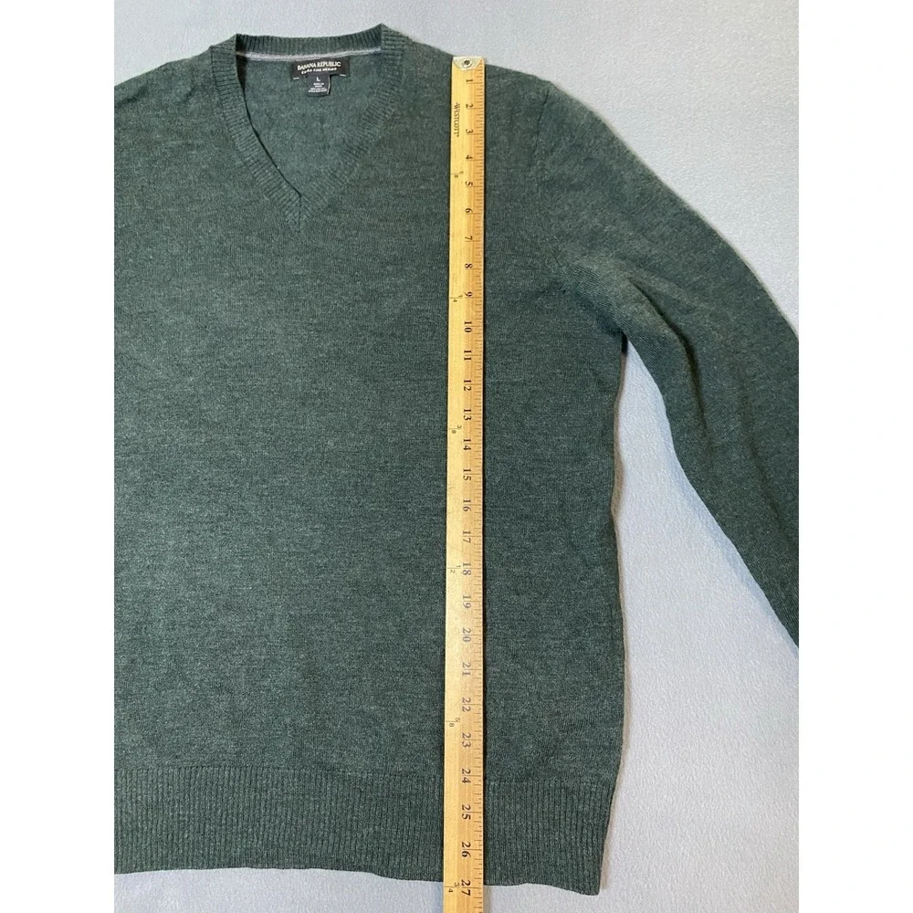 Banana Republic Men's Merino Wool Knit V-Neck Pullover Sweater Green Large
